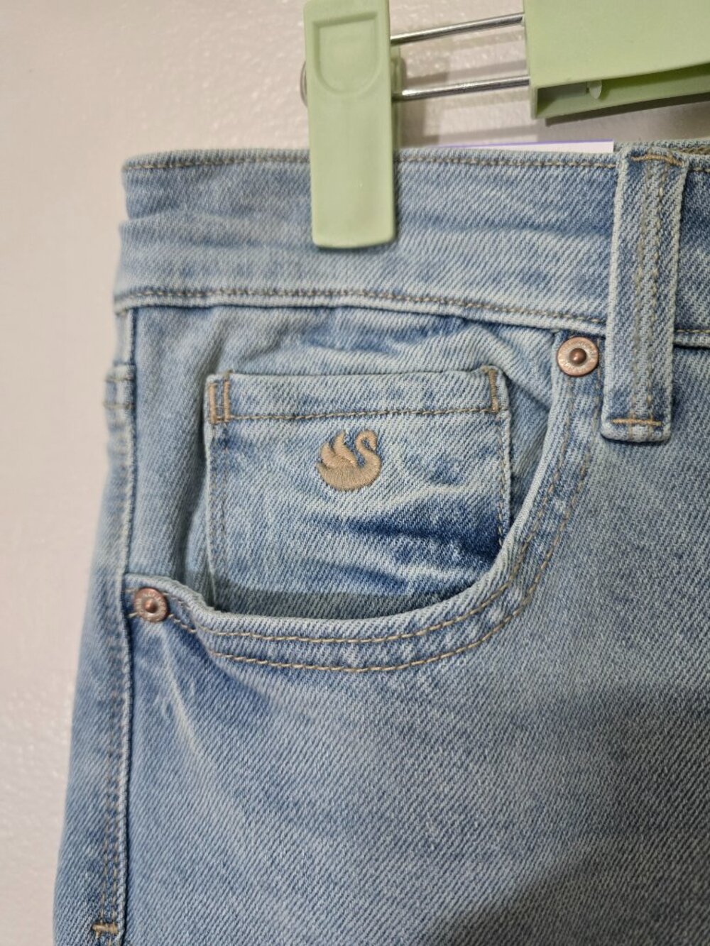 NWT Gloria Vanderbilt Straight Leg Jeans - Picture 3 of 8
